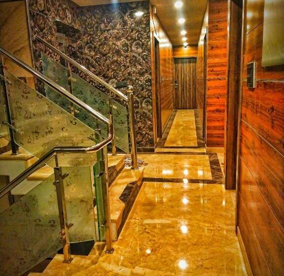 酒店 Shri Tirupati Residency