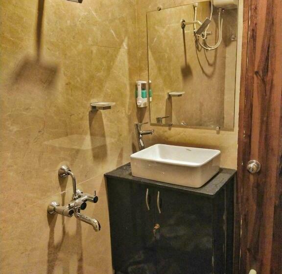 酒店 Shri Tirupati Residency