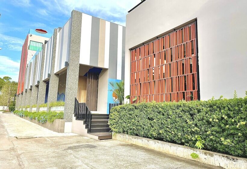 בית מלון כפרי The Poem