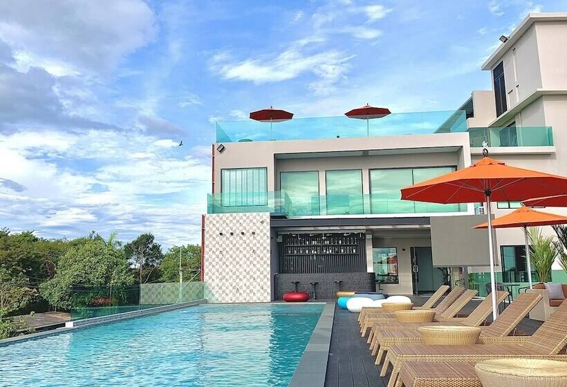 בית מלון כפרי The Poem