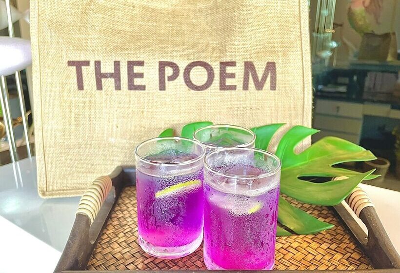 בית מלון כפרי The Poem