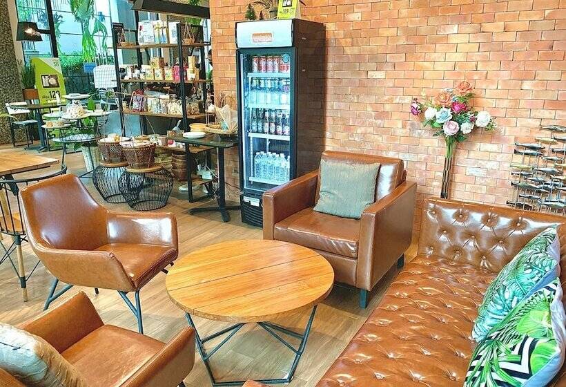 בית מלון כפרי The Poem