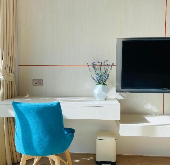 בית מלון כפרי The Poem