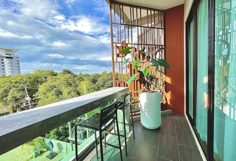 בית מלון כפרי The Poem