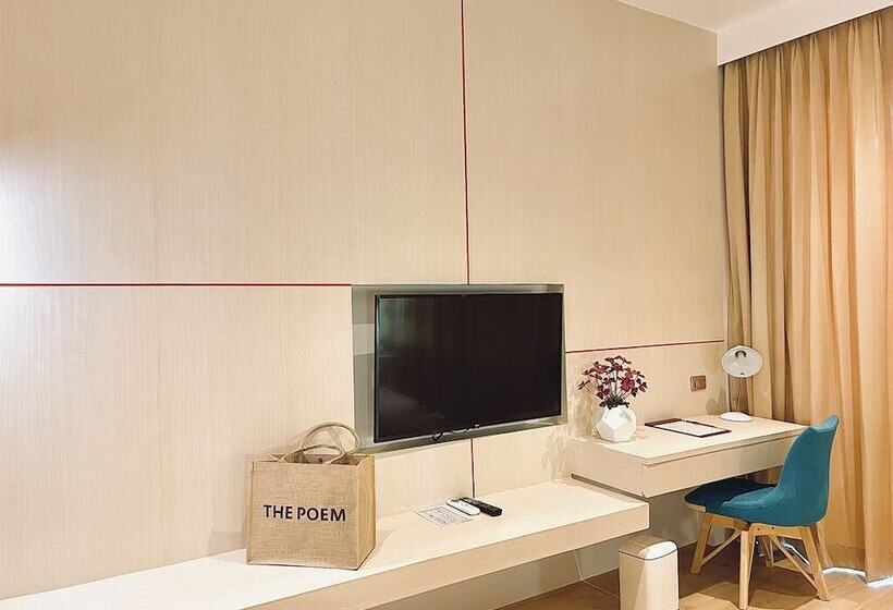 בית מלון כפרי The Poem