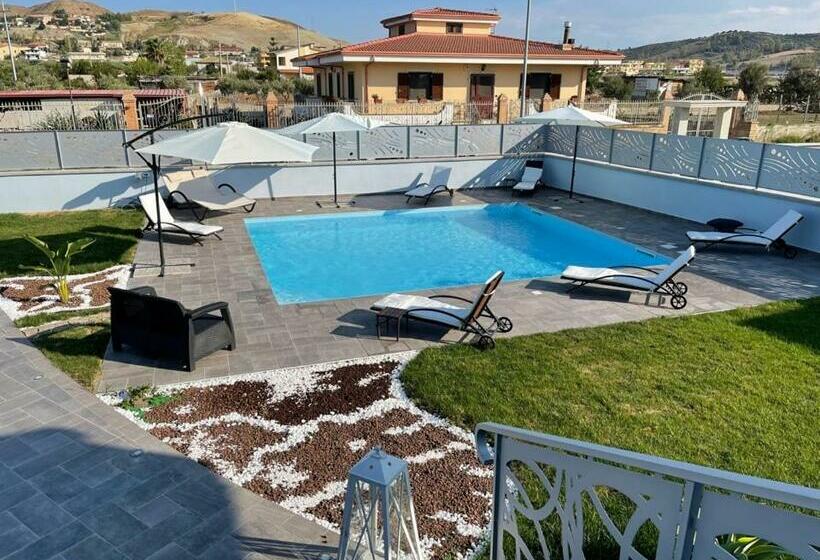 פנסיון Albamaris Guest House