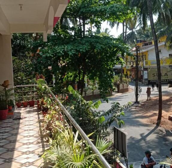 פנסיון Jerone S Home Stay