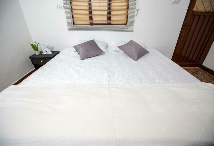 Пансион Komodo Alojamiento Hostal Autoservicio, Ubicado Muy Cerca Al Centro Histórico Baño Privado, Wifi