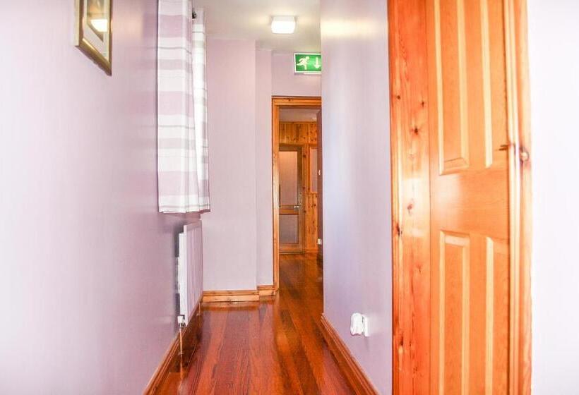 مبيت وإفطار The Coach Inn