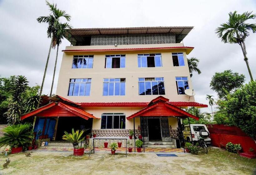 Отель Ekora Resort