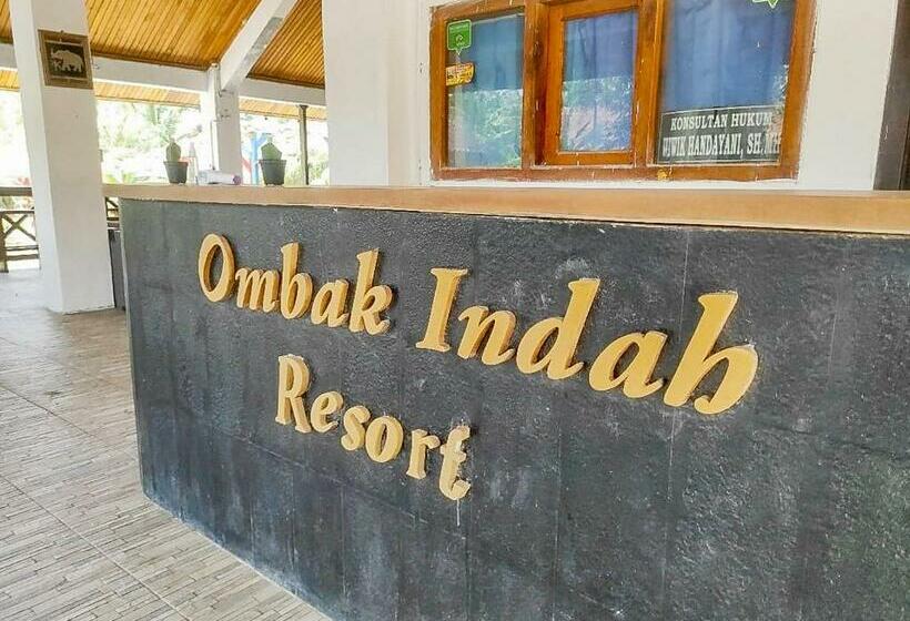 فندق Ombak Indah Resort Tanjung Setia