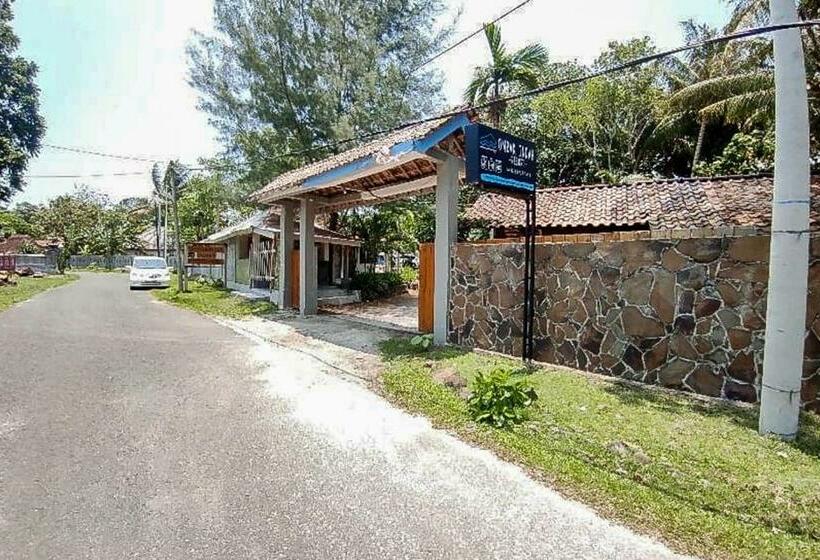בית מלון כפרי Ombak Indah Resort Tanjung Setia