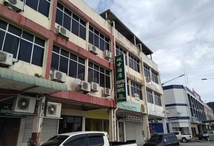 בית מלון כפרי Oyo 90376 Centre Point