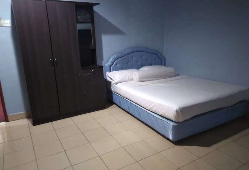 בית מלון כפרי Oyo 90376 Centre Point