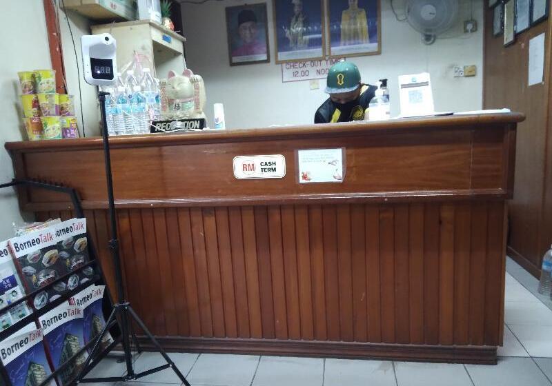 בית מלון כפרי Oyo 90376 Centre Point