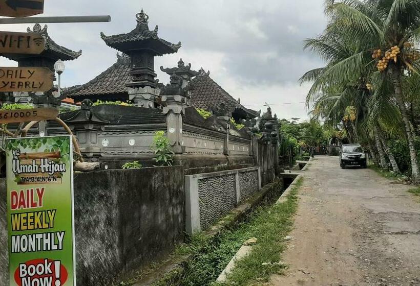 בית מלון כפרי Oyo 90714 Umah Pande Tabanan