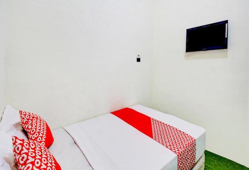 فندق Oyo 90725 Zeevanna Guest House Syariah