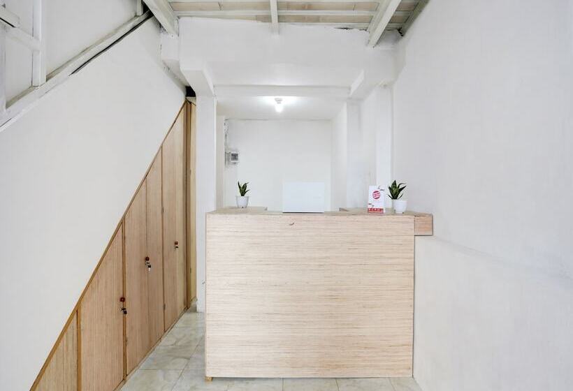 בית מלון כפרי Oyo 90756 Melasti Hills Room & Cafe