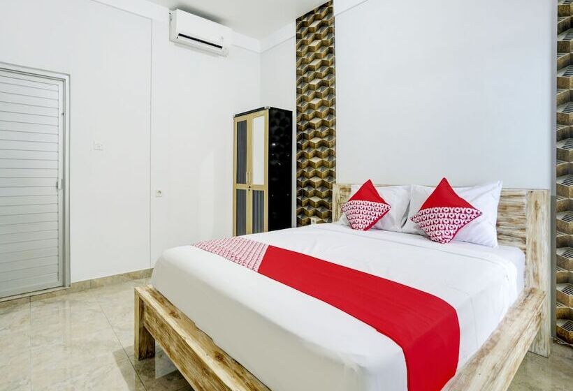 בית מלון כפרי Oyo 90756 Melasti Hills Room & Cafe