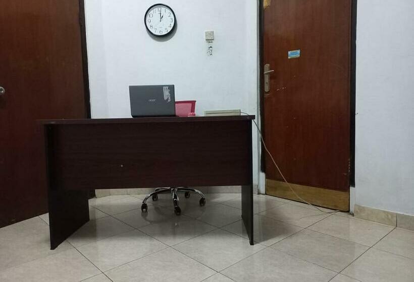 Отель Oyo 90757 Am Key Villa Tretes 1