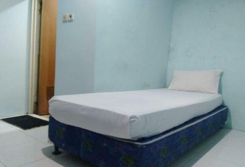 בית מלון כפרי Oyo 90766 Gardenia Boarding House