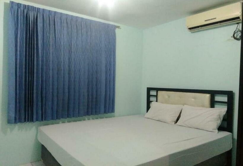 בית מלון כפרי Oyo 90766 Gardenia Boarding House