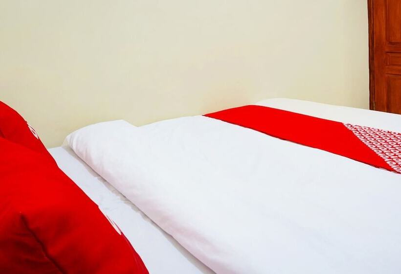 ホテル Oyo Flagship 90723 Khalifi House Malang