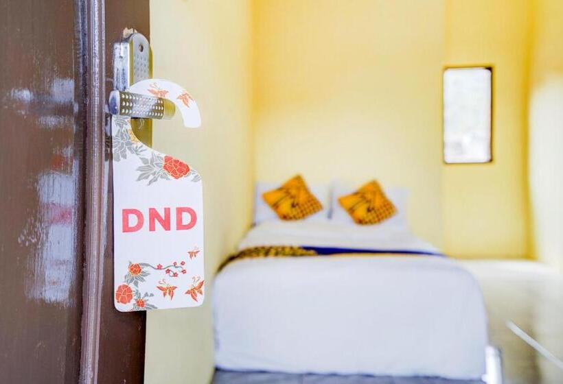 ホテル Spot On 90701 Kost Syariah Deris