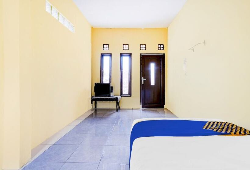 ホテル Spot On 90701 Kost Syariah Deris