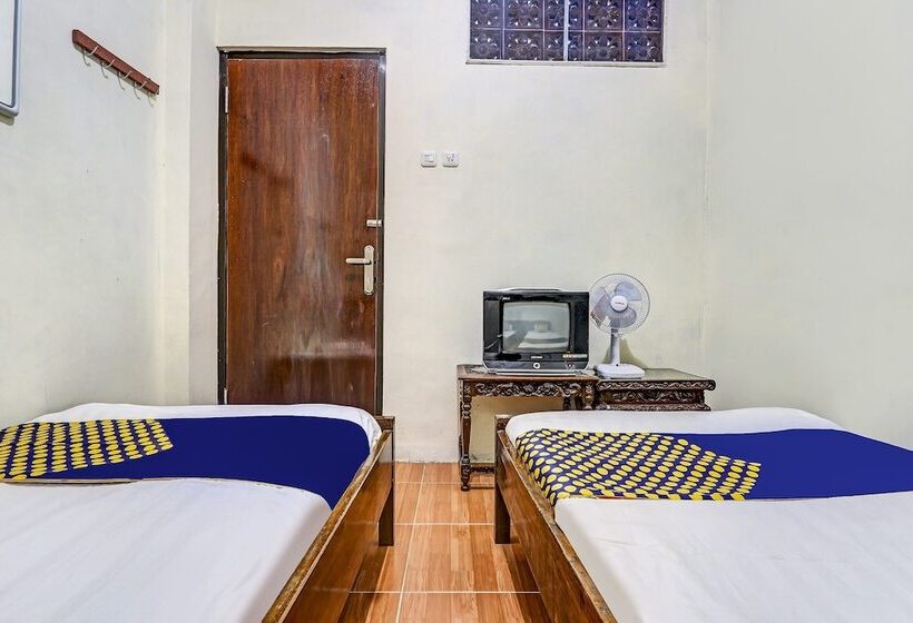 فندق Spot On 90744 Alika Homestay