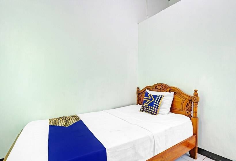 فندق Spot On 90760 Homestay Al Madina Syariah