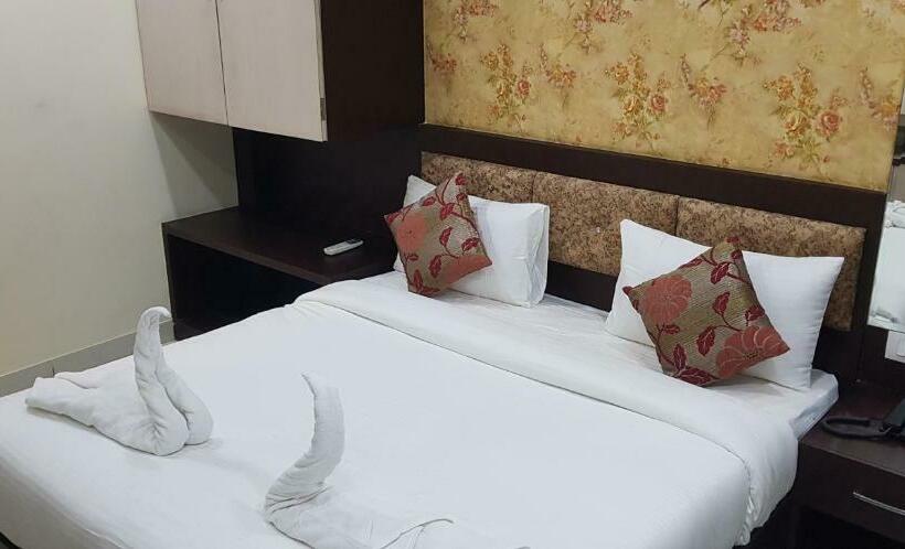 Hotel Teeja S   Haldi Restaurant Aiims Road Jodhpur