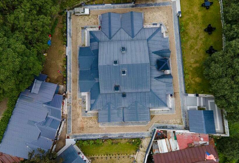 בית מלון כפרי The Mirchoni Resorts Nainital