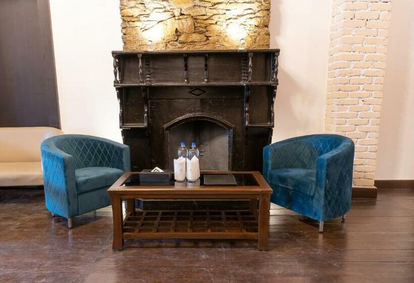 בית מלון כפרי The Mirchoni Resorts Nainital