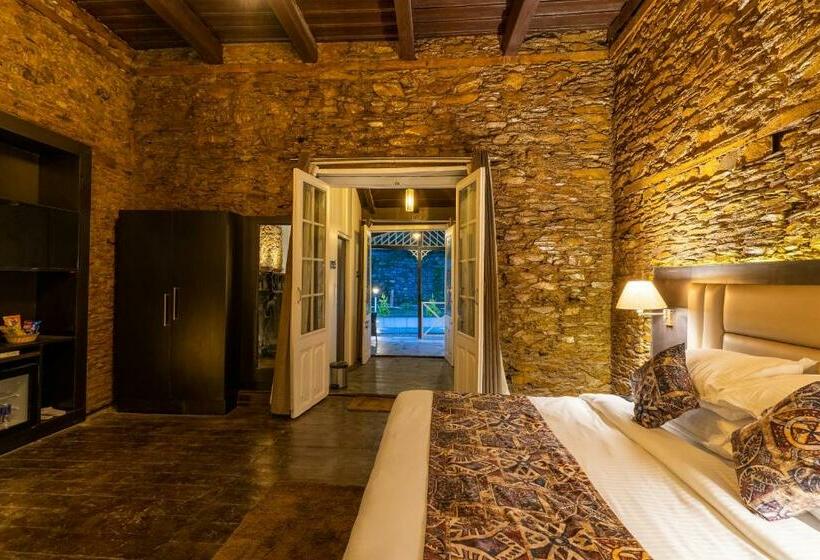 בית מלון כפרי The Mirchoni Resorts Nainital