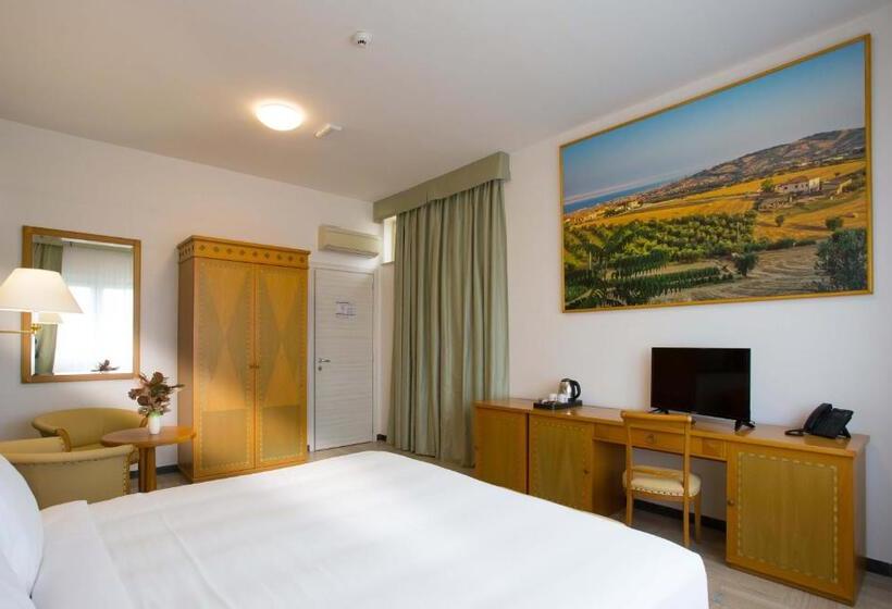 فندق Villa Nazareth Fermo