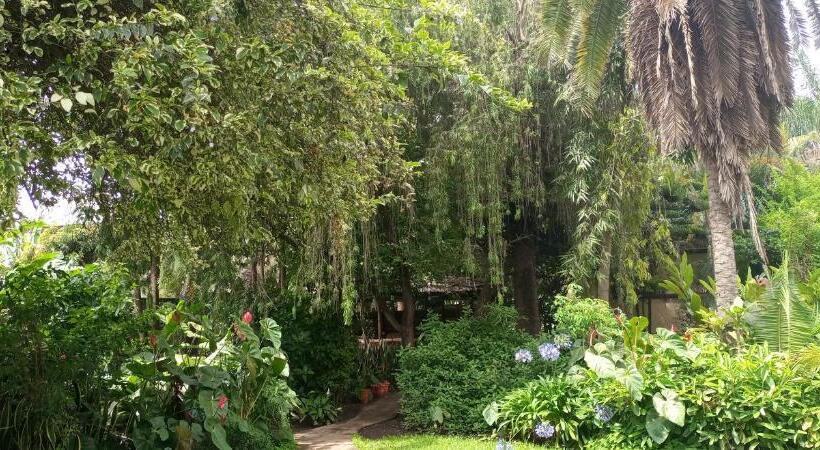 هاستل Karibu Heritage House