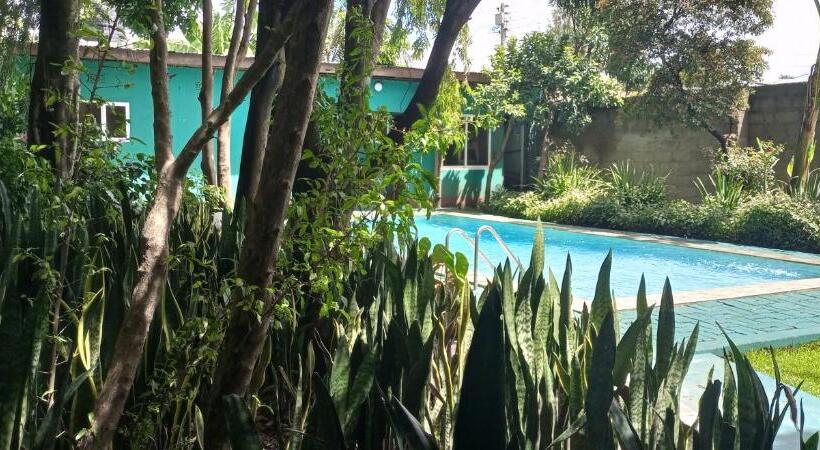 هاستل Karibu Heritage House