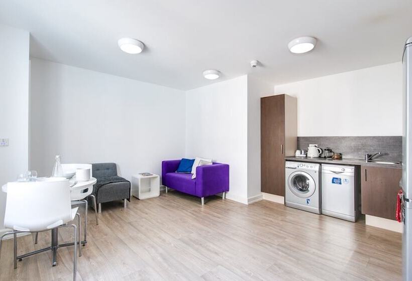 Comfortable Rooms & Apartments   Bangor