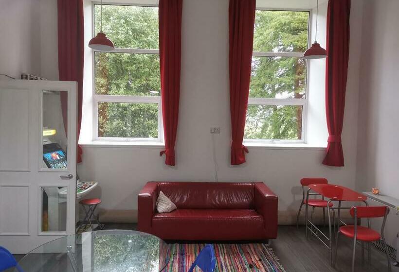 Dalwhinnie Old School Hostel