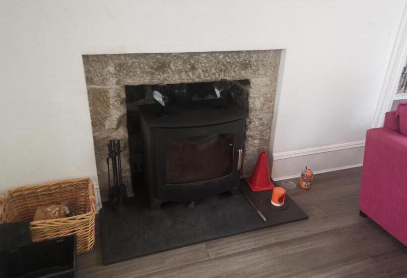 Dalwhinnie Old School Hostel