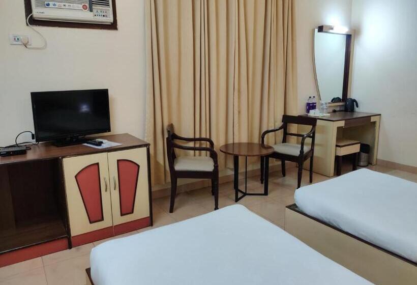 Golden Park Hotel & Resort