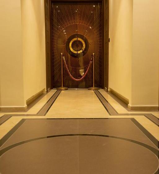 Golden Park Hotel & Resort