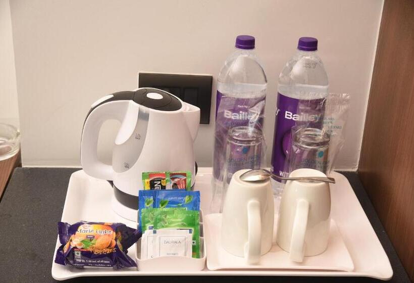 Golden Park Hotel & Resort