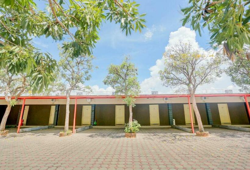 Hotel Collection O 90716 Grand Hills  And Resto