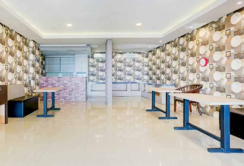 Hotel Collection O 90716 Grand Hills  And Resto