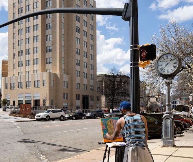 בית מלון כפרי Forty Five, Macon, A Tribute Portfolio