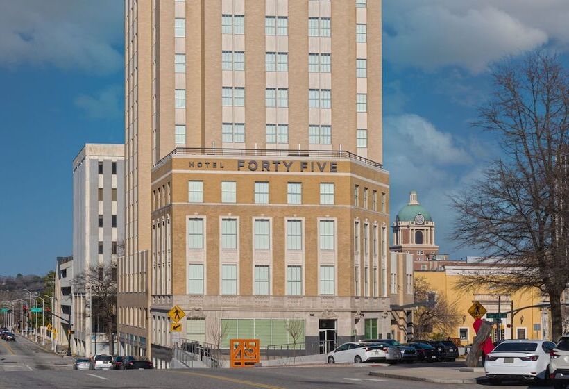 בית מלון כפרי Forty Five, Macon, A Tribute Portfolio