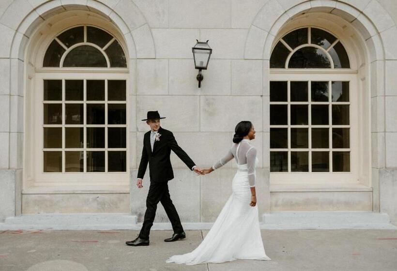 בית מלון כפרי Forty Five, Macon, A Tribute Portfolio