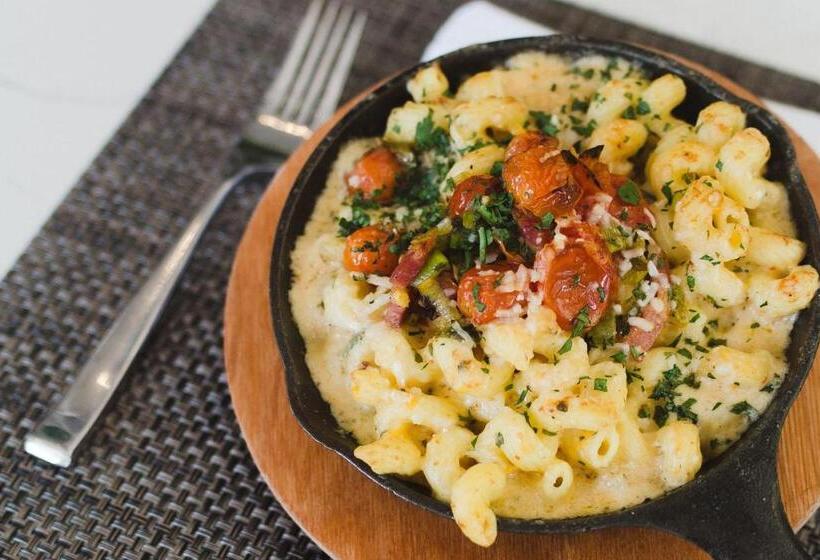 בית מלון כפרי Forty Five, Macon, A Tribute Portfolio